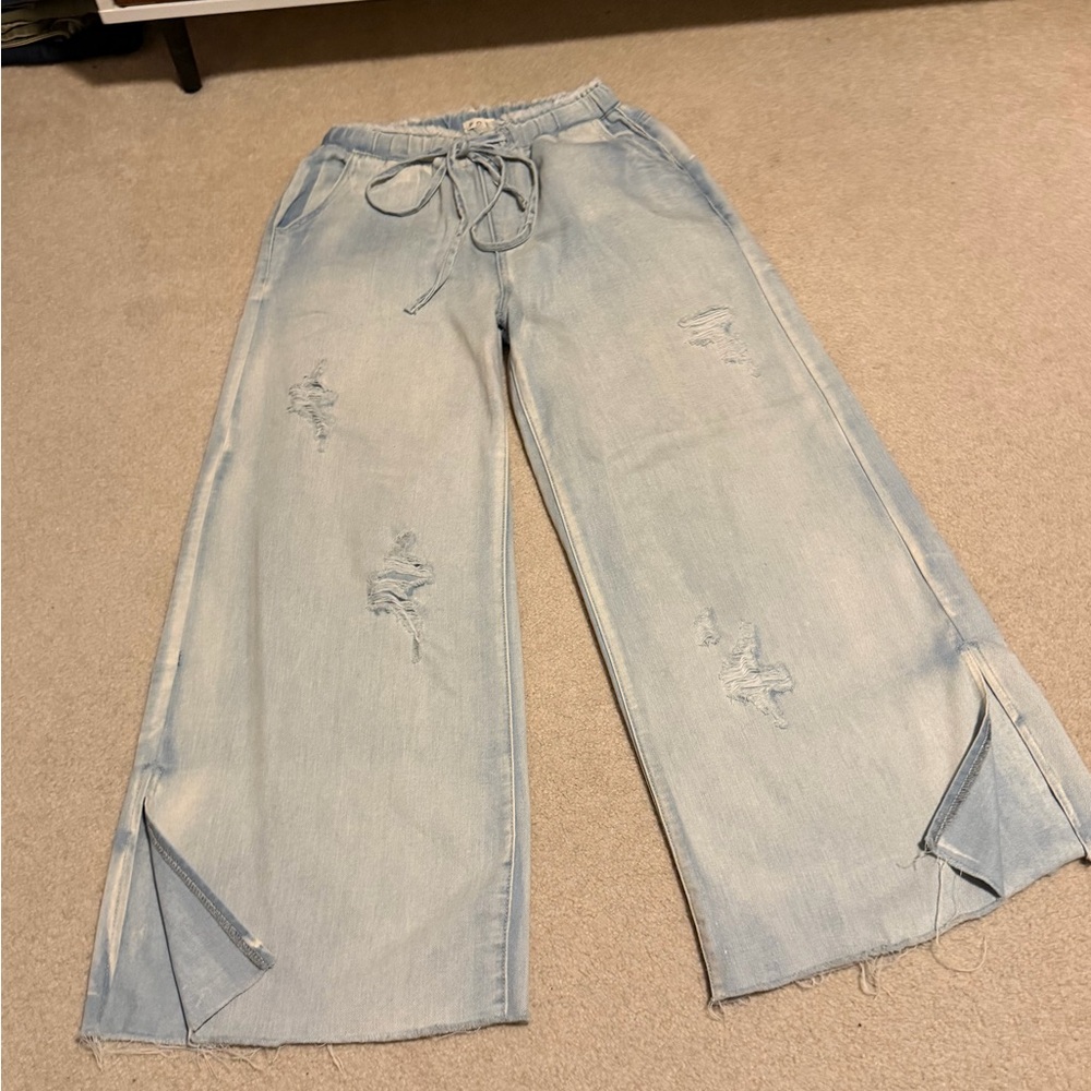 POL Light Blue Frayed Hem Jeans - Picture 2 of 7